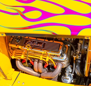 Snohomish-Wa-car-show-engine-and-wild-paint