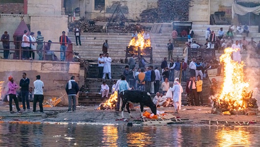 India-Varanasi-Funeral-Fire