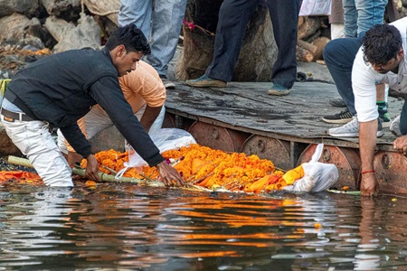 India-Varanasi-Funeral