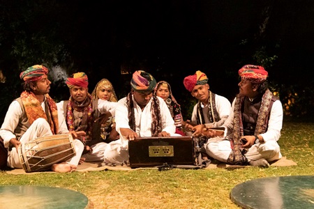 India-Jodhpur-Hotel-Musicians