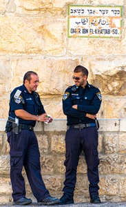 Israel-Jerusalem-Police-Officers-Talking