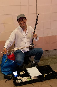 Singapore-Street--Musician