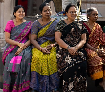 Varanasi-India-women-on-street