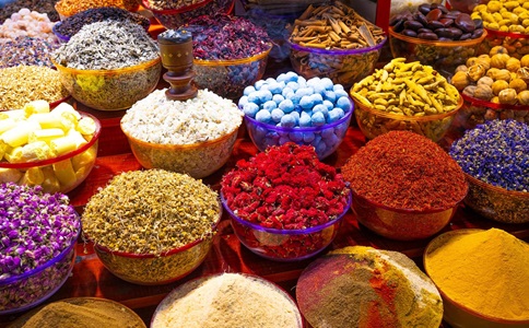 Dubai-spices-for-sale-in-market