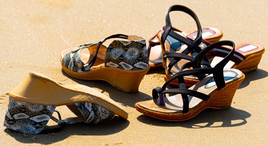 Goa-India-shoes-on-the-beach