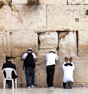 Israel-Jerusalem-Old-City-Praying-At-Western-Wall