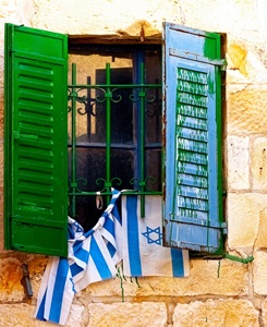 Israel-Jerusalem-Old-City-window-with-flags