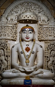 Jaisalmar-India-Jain-Temple-Statue