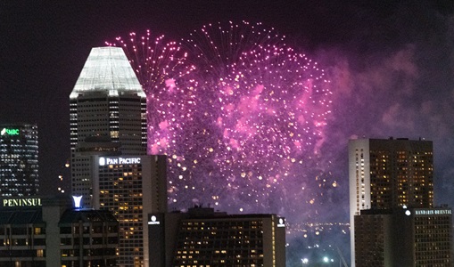 Singapore-City-Fireworks-1