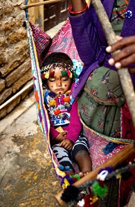 _Jaisalmer-India-baby-in-cradle